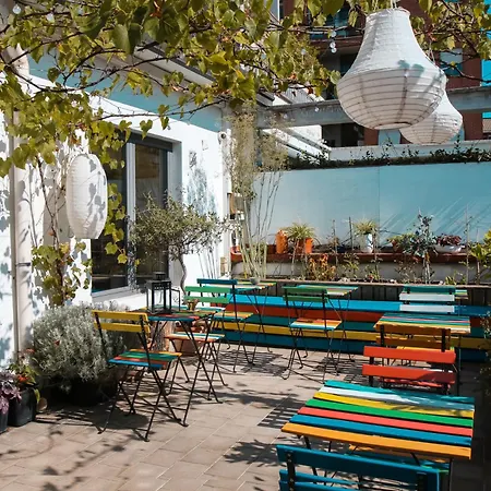 Duomo بيت شباب ميلان